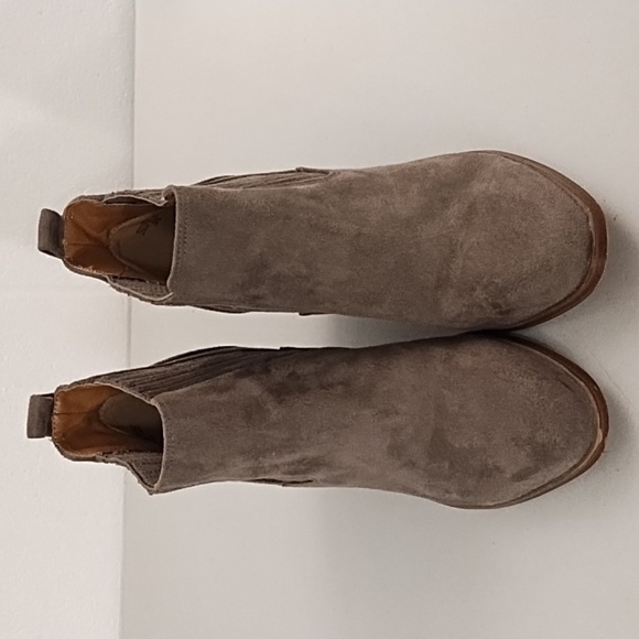 Nine West 7.5 Med Grey Vegan Suede Bootie Ankle Boot - Picture 2 of 16